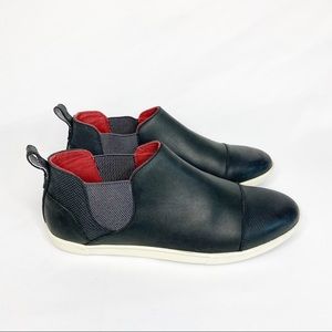 OluKai Waipahe Leather Comfort Chelsea Bootie Black Size 9